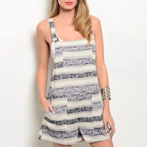 En Creme Striped Floral Romper Size Small